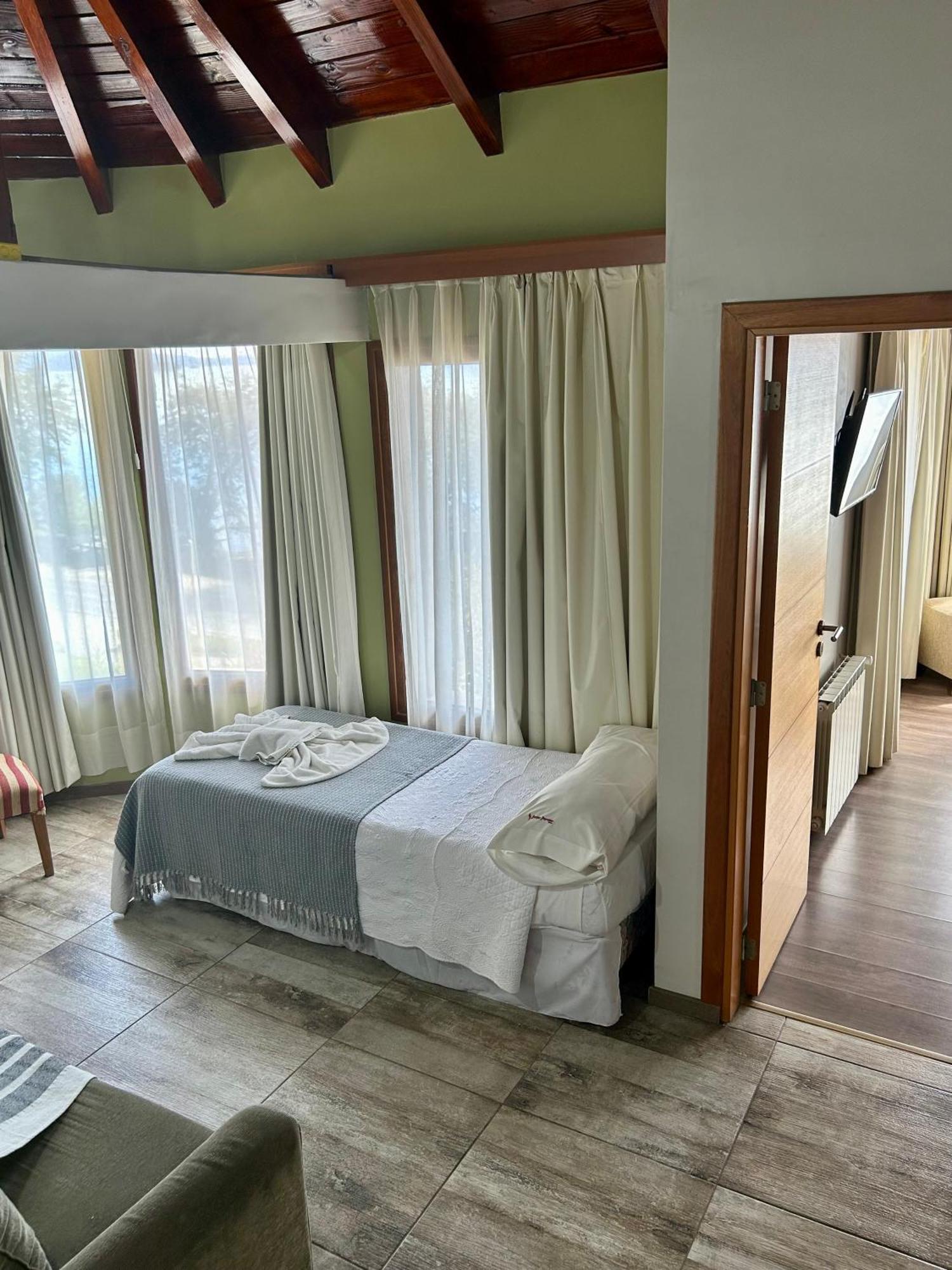 Bahia Paraiso Apart & Suites San Carlos de Bariloche Exterior photo