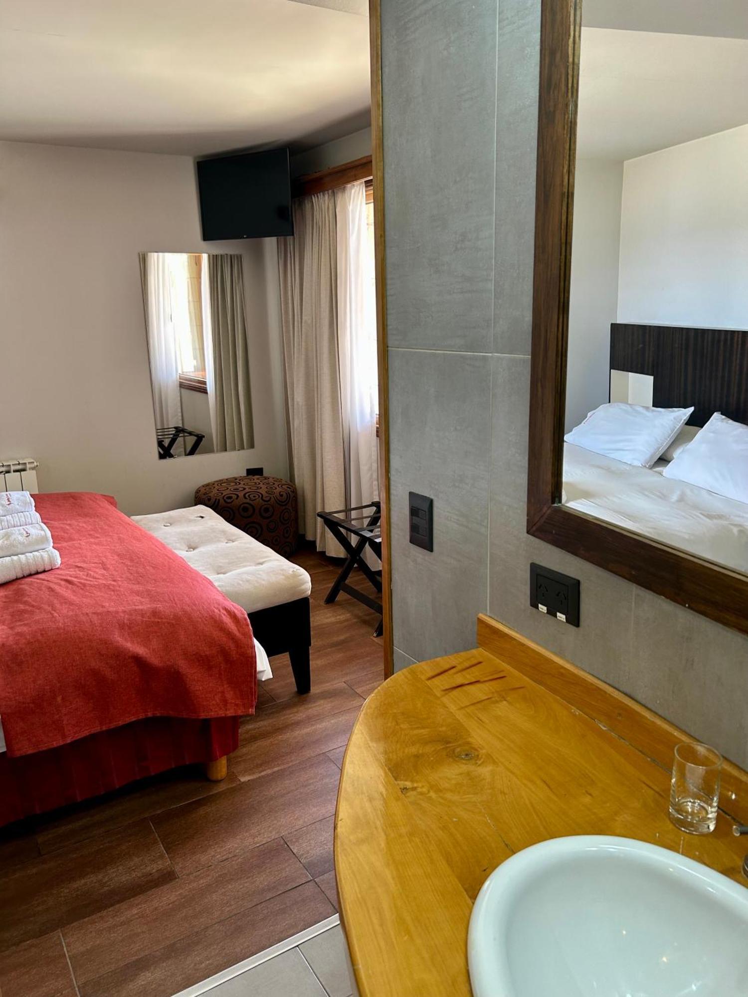 Bahia Paraiso Apart & Suites San Carlos de Bariloche Exterior photo